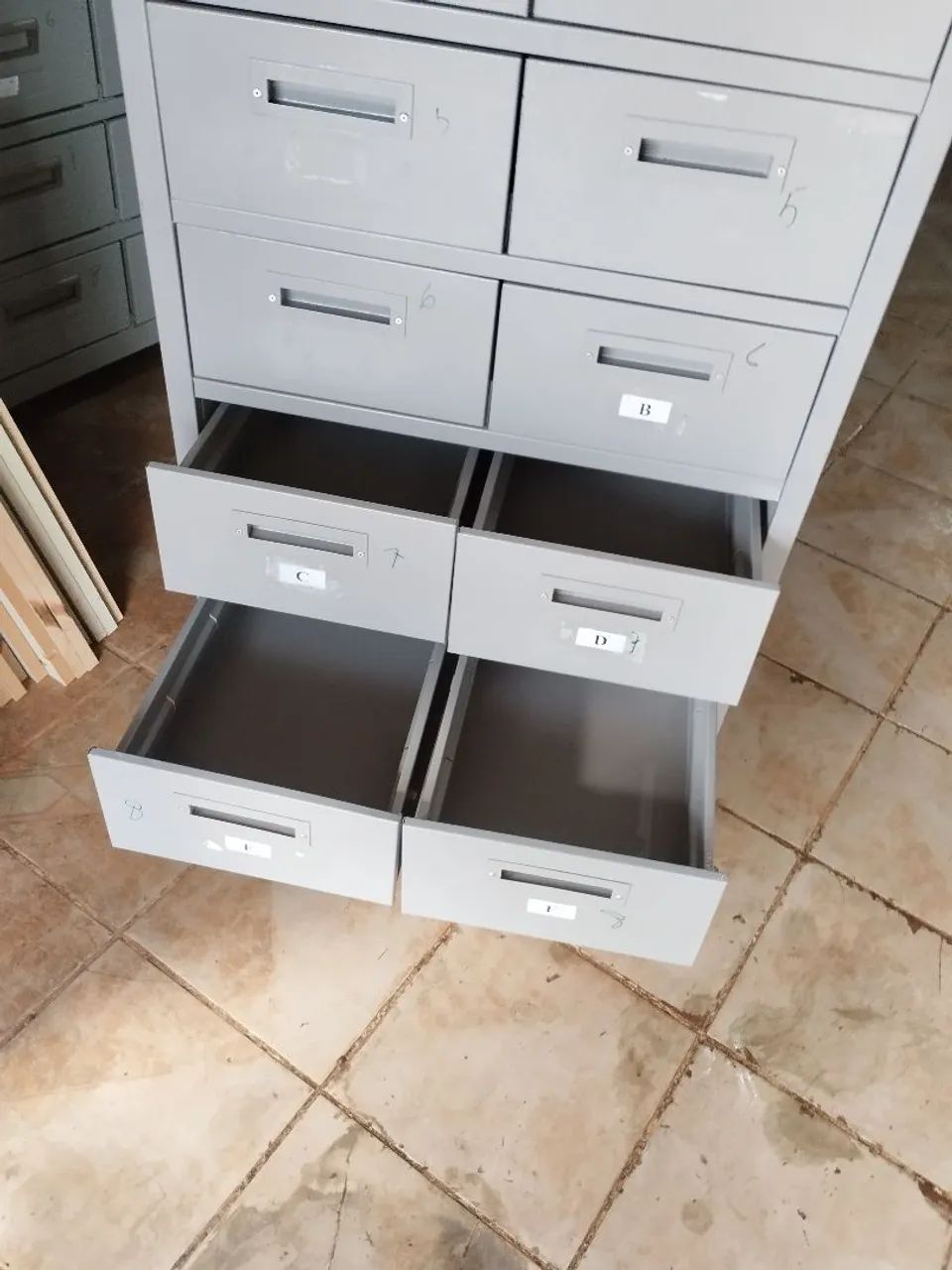 Armários de aço com gavetas multiuso  - Foto 2