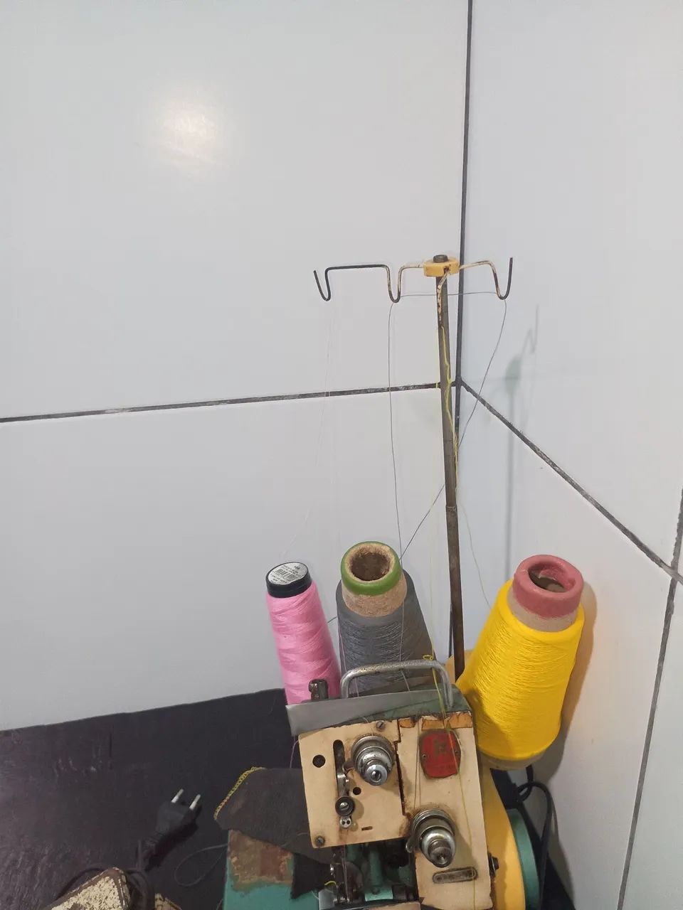 Vendo máquina overloque - Foto 2