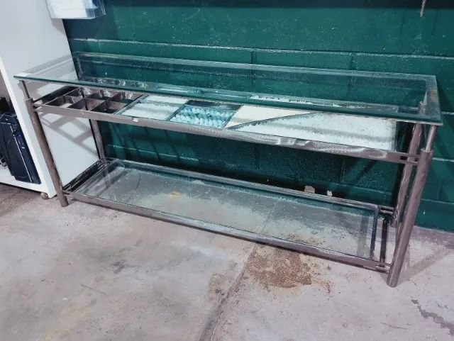 Aparador com Base de Ferro