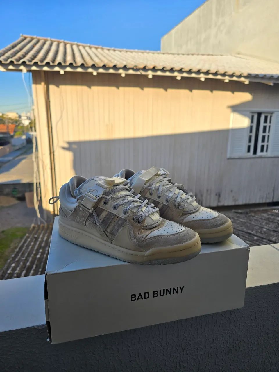 Bad Bunny x adidas Forum Buckle Low White - Foto 2