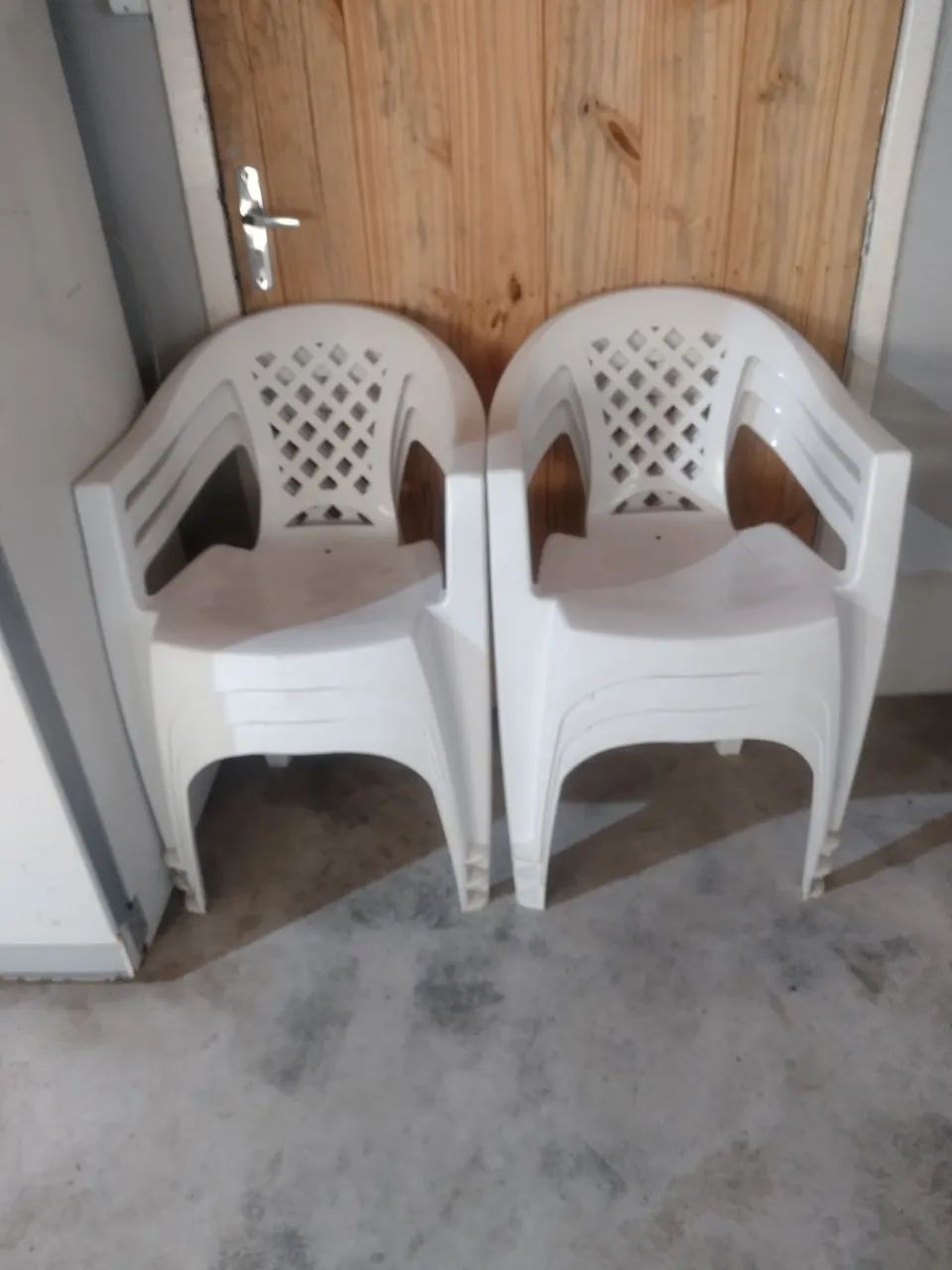 Cadeiras de plástico 
