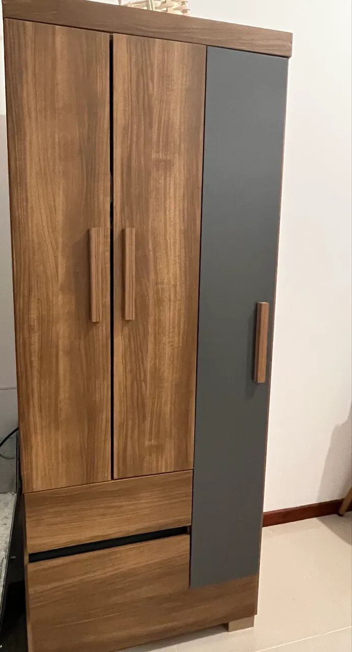 Guarda roupa pequeno novo!! 