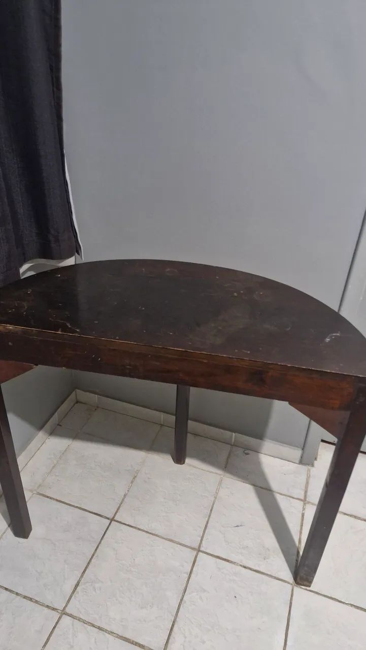 CONJUNTO MADEIRA MACIÇA - MESA + 6 CADEIRAS + 2 MESAS DE CANTO - Foto 2