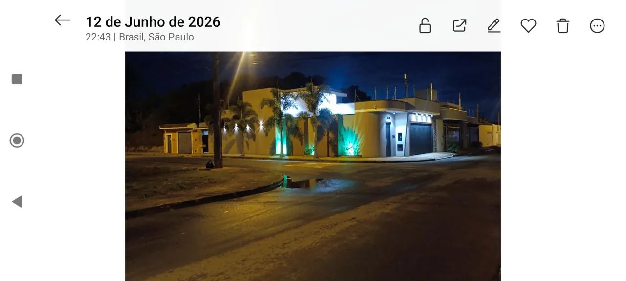 Ótima casa com duas suítes , closet e móveis planejados no estádio 