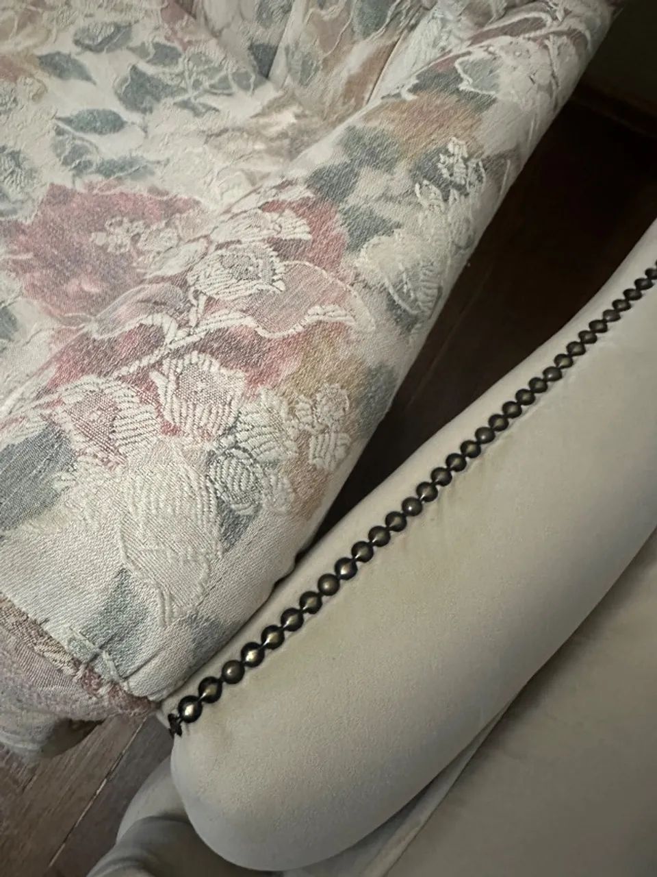 Conjunto sofá e duas poltronas - Foto 5