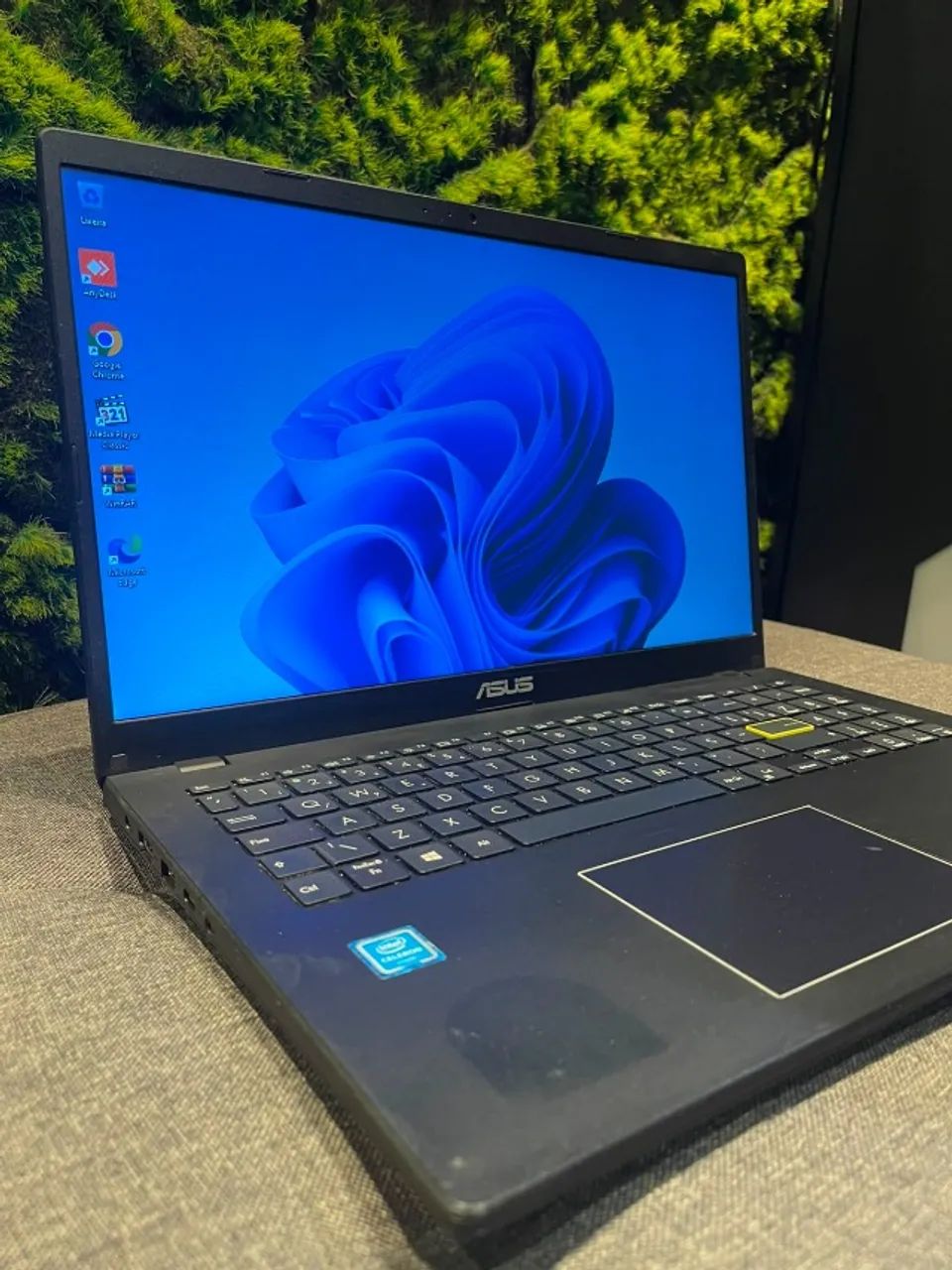 ASUS VivoBook E510MA | SSD 120GB | Excelente Estado - Foto 3