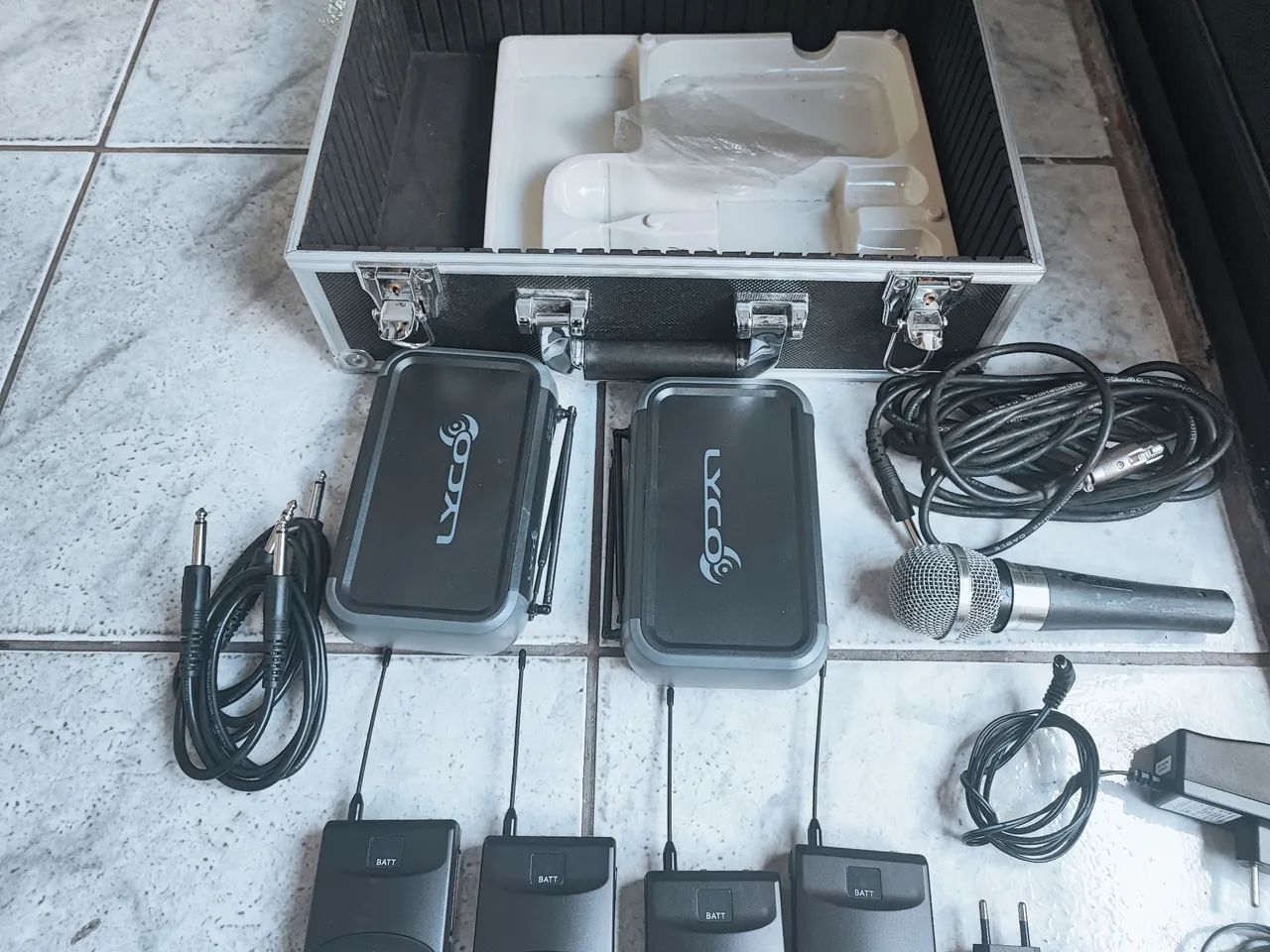 Kit de microfones com maleta - Foto 6