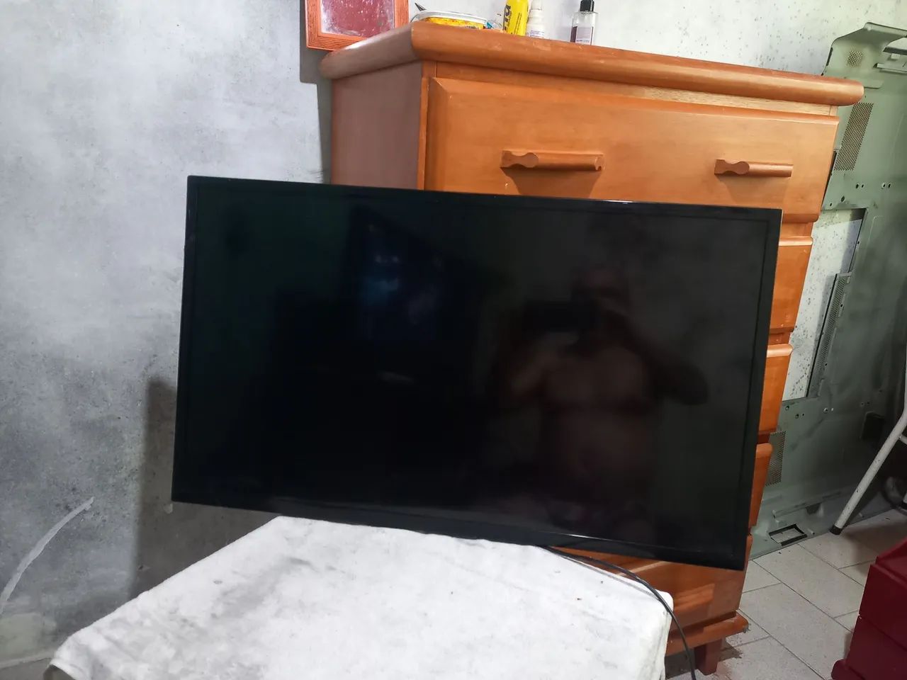 TV SAMSUNG UN32F5500 COM DEFEITO. 