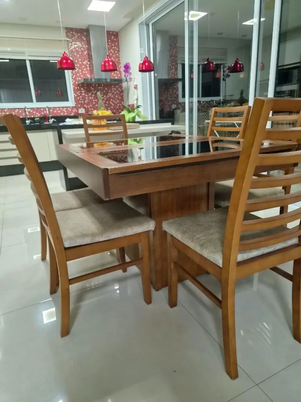Mesa de Jantar Extensível com 06 cadeiras - Foto 2