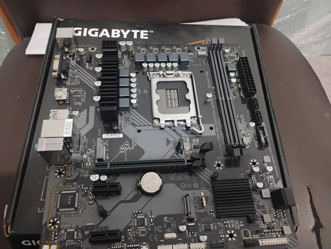 Placa mãe b760m Gigabyte DDR4 - Foto 3