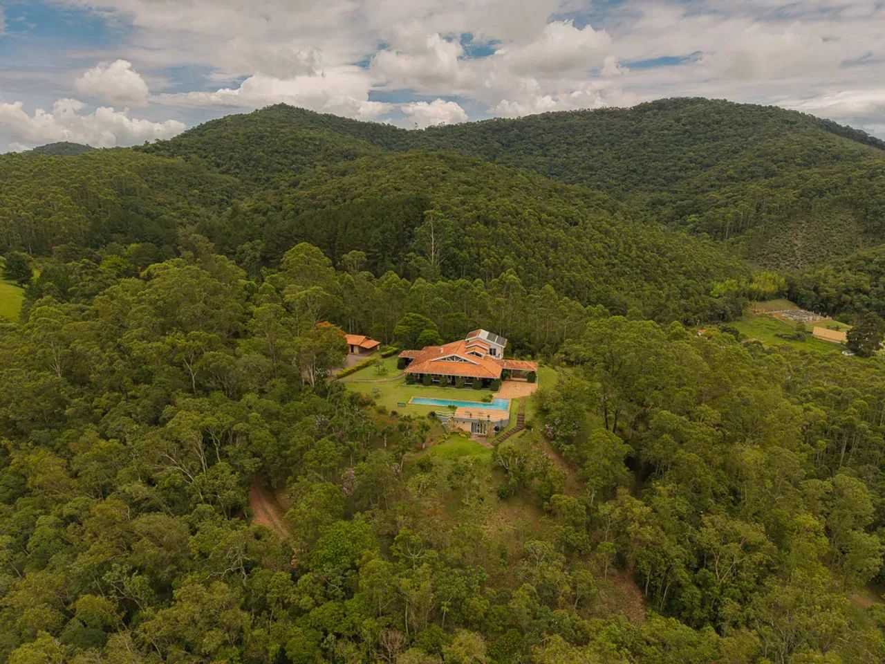 Sítio na montanha com 4 suítes  - Santa Isabel - SP - Foto 2