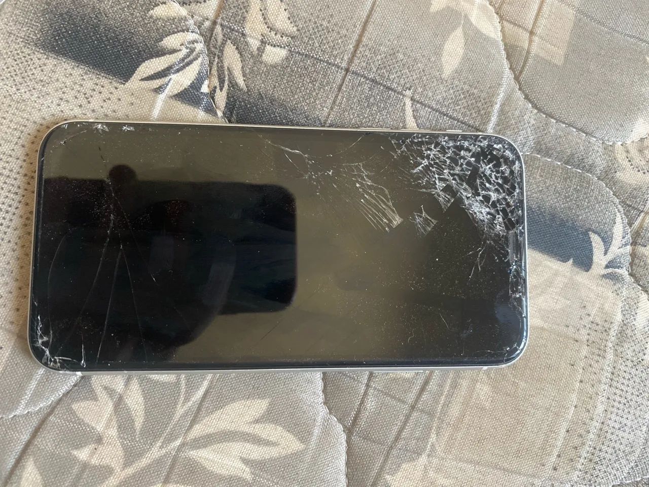 Vendo celular IPHONE XR