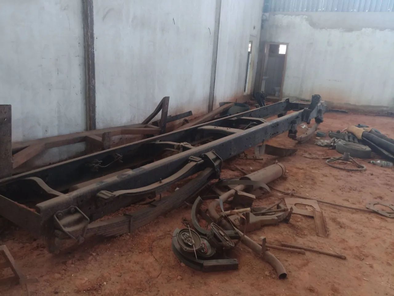 Chassis de cargo toco mecânica operacional no documento. - Foto 2