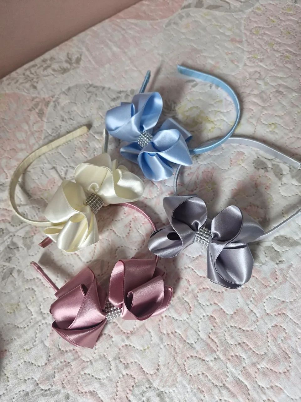 TIARAS E LAÇOS  - Foto 3