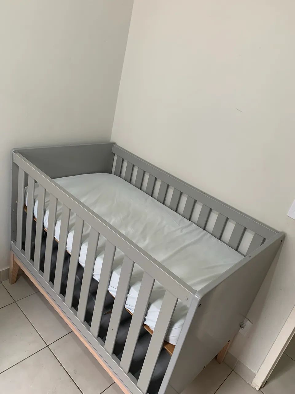 Vendo berço americano (que de transforma em cama) Matic - Foto 3