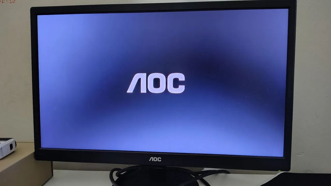 Monitor AOC E2270SWN 21,5" Full HD - Excelente Estado - Foto 2