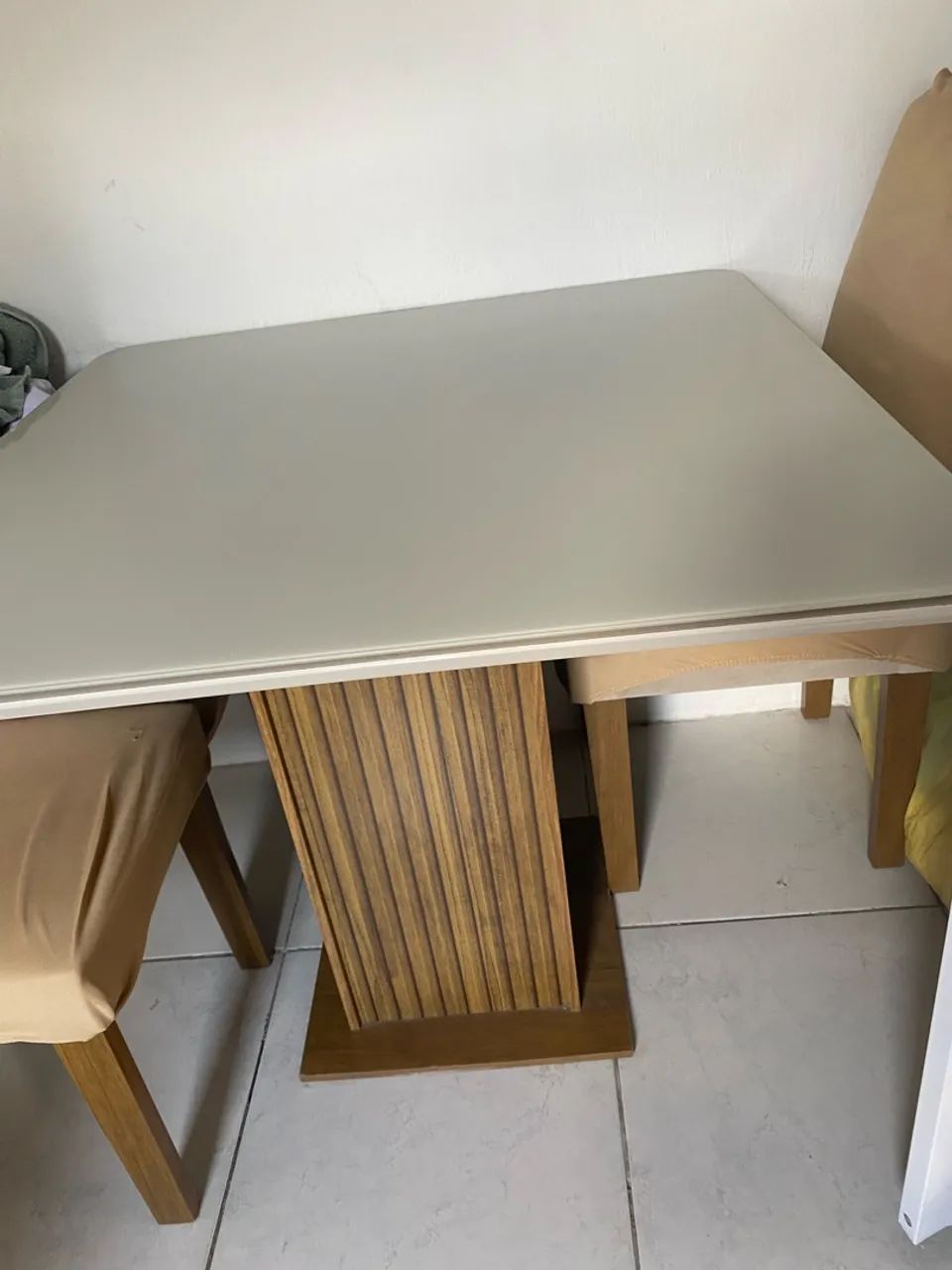 Mesa quatro cadeiras 