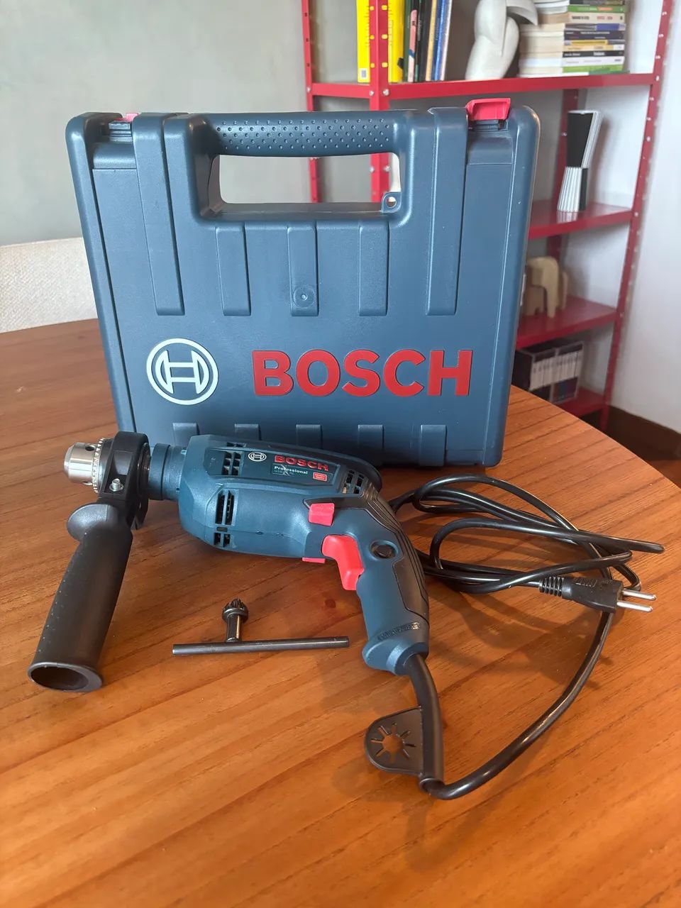 Furadeira de Impacto Bosch 750w com Maleta - Foto 3