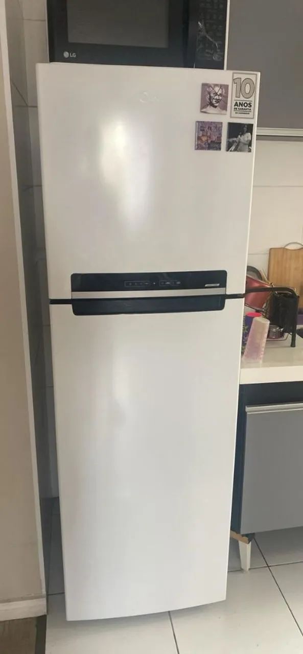 Geladeira semi nova !