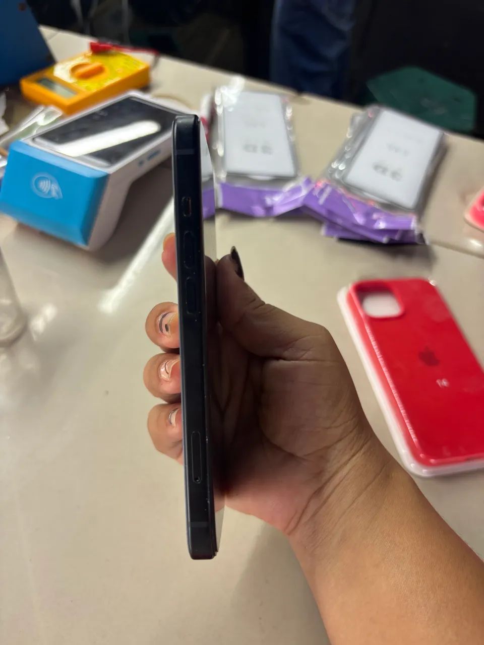 Vende esse iPhone 15 semi novo - Foto 5