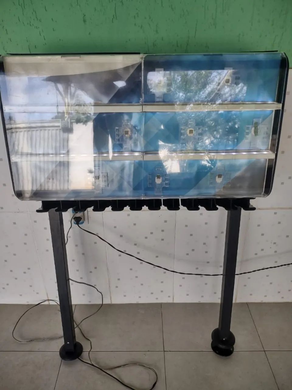 Vendo expositor de cigarro com iluminação em led