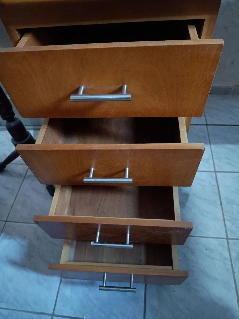 Mesa de Escritório em L de Madeira Maciça + 2 Gaveteiros - Foto 3