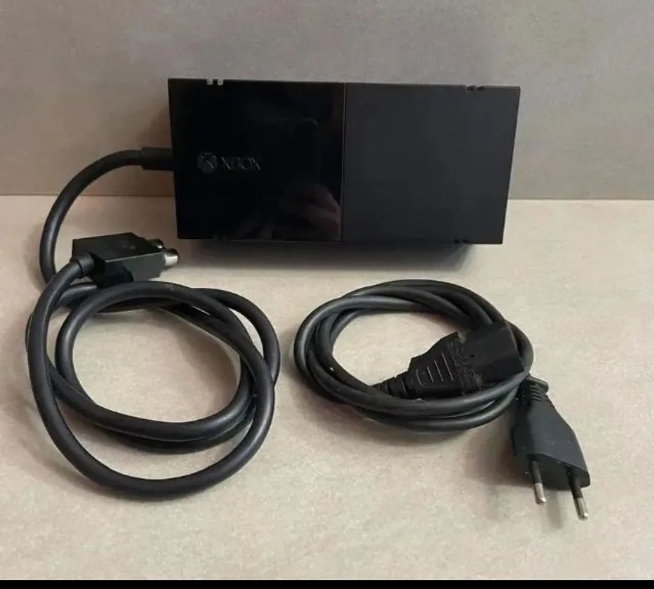 Fonte Xbox One Original + Cabo de força 