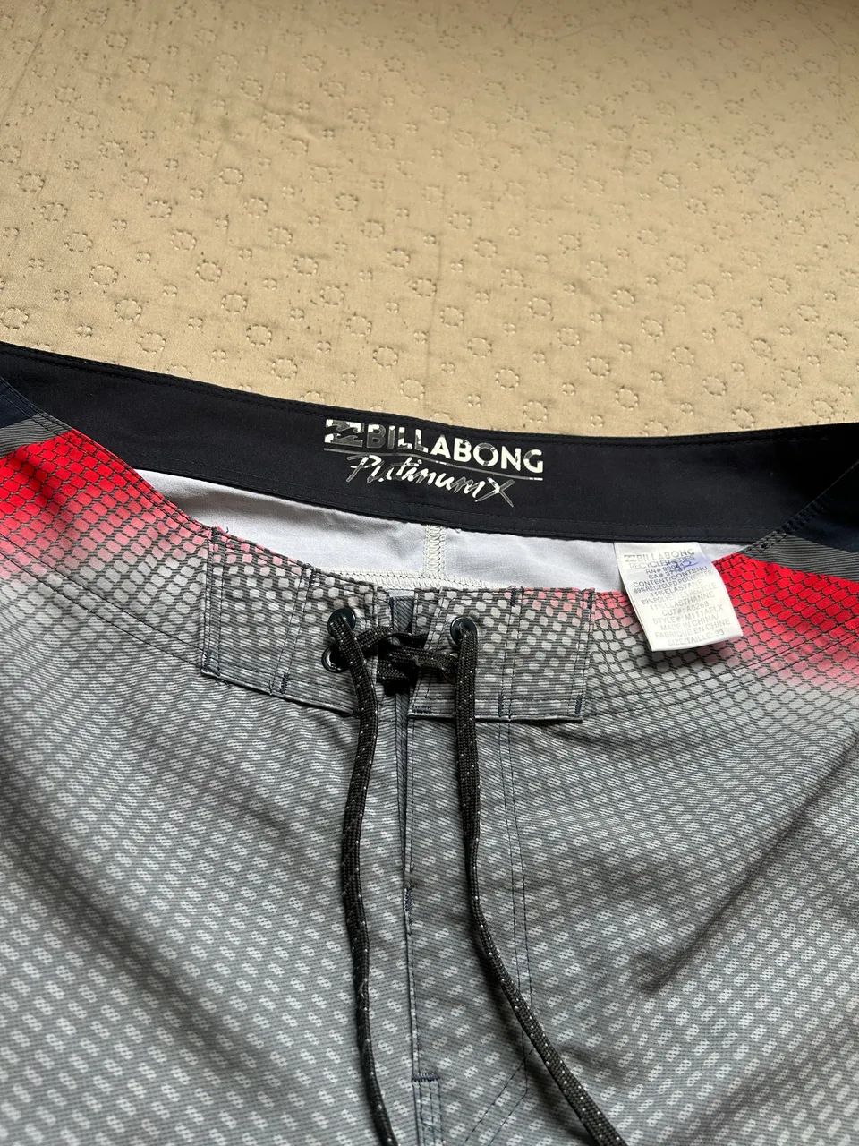 Short/Bermuda Billabong original relíquia  - Foto 3
