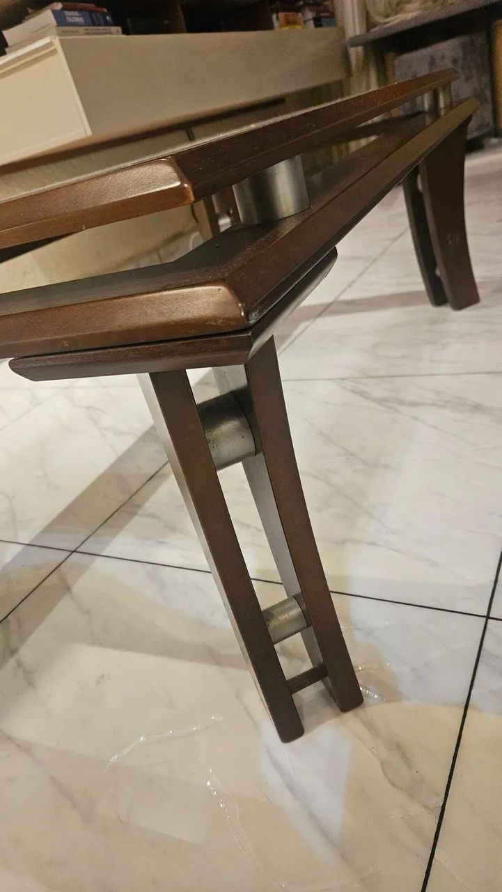 Mesa centro em madeira,  tampo de vidro , ótimo estado.  - Foto 2
