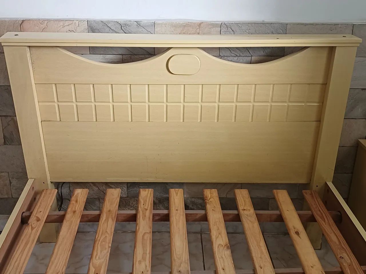 Vendo  cama de casal usada - Foto 2