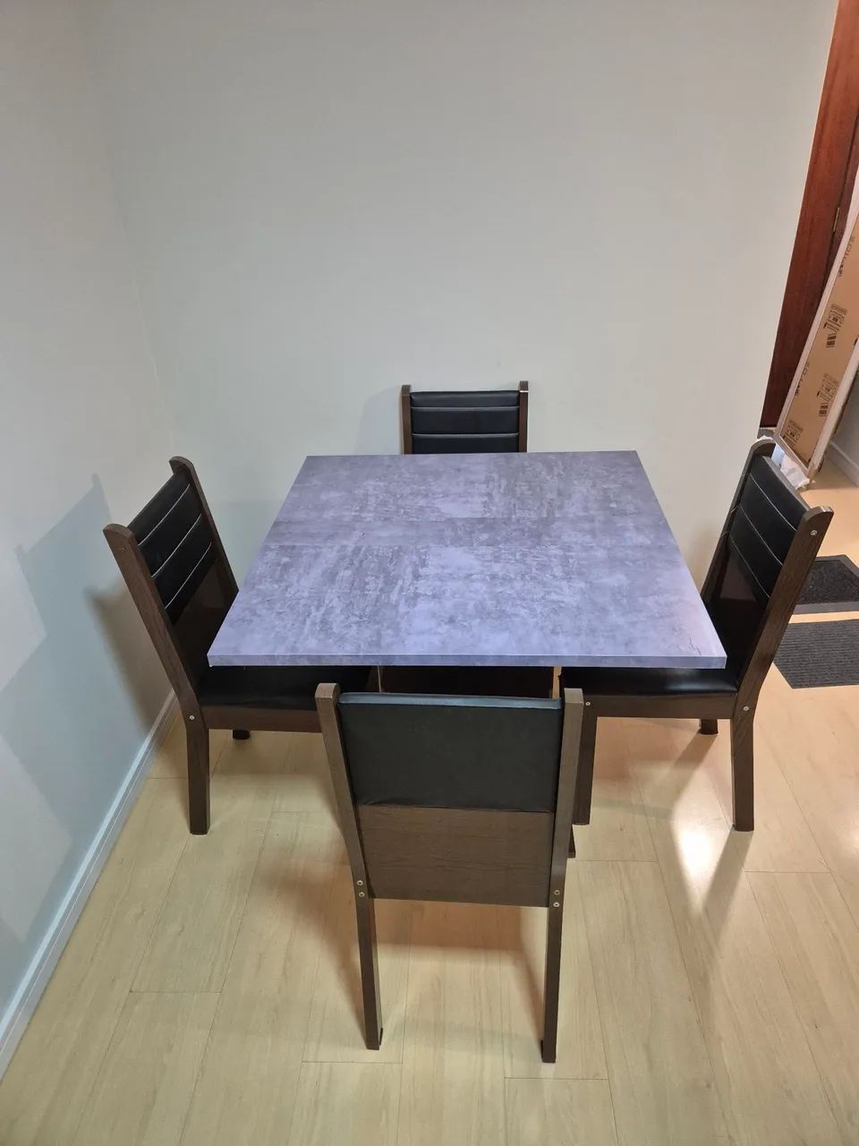 Mesa com 4 cadeiras - Foto 2