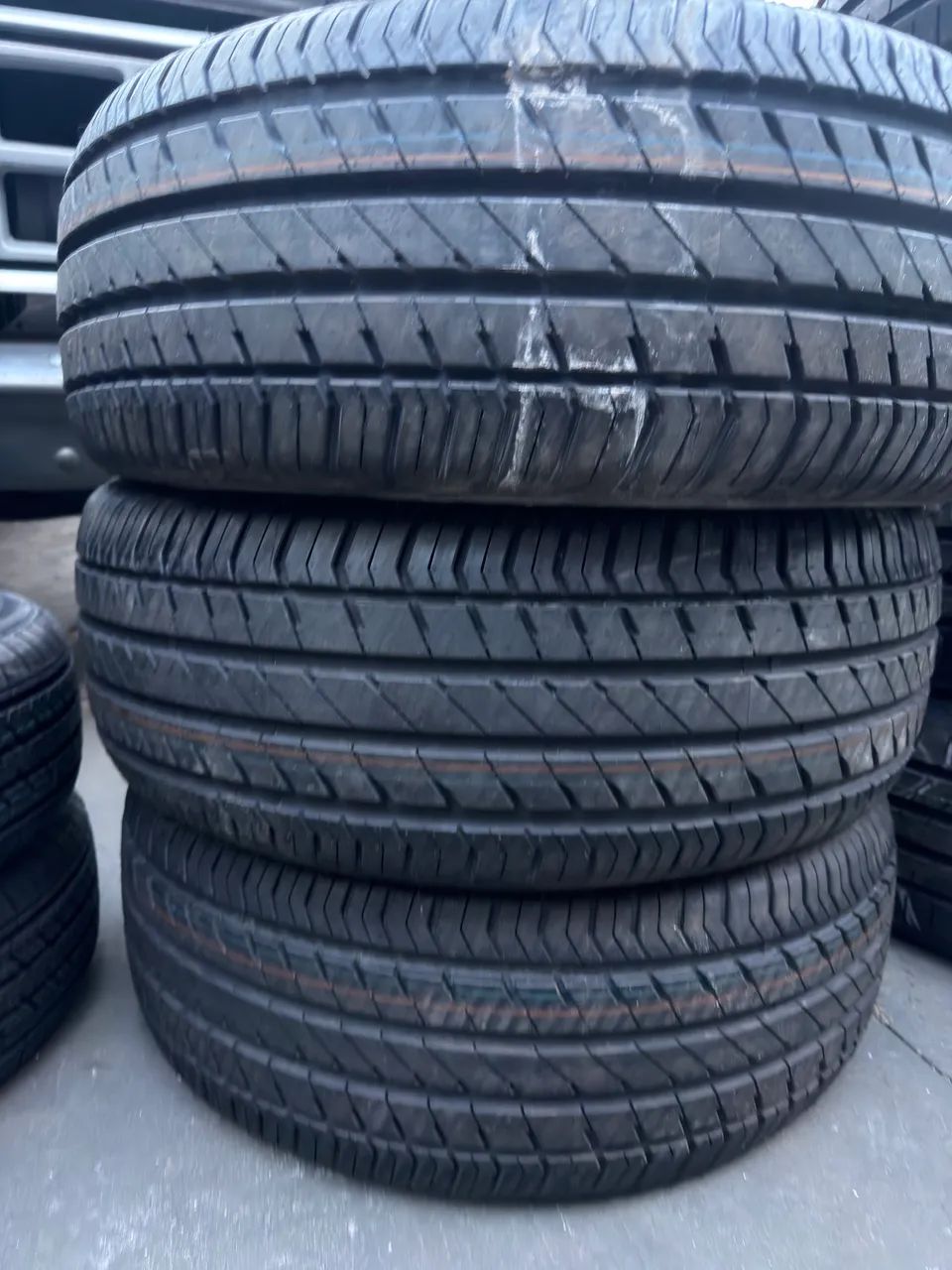 Pneus 225/50/18 novos - Peças para carros, vans e utilitários