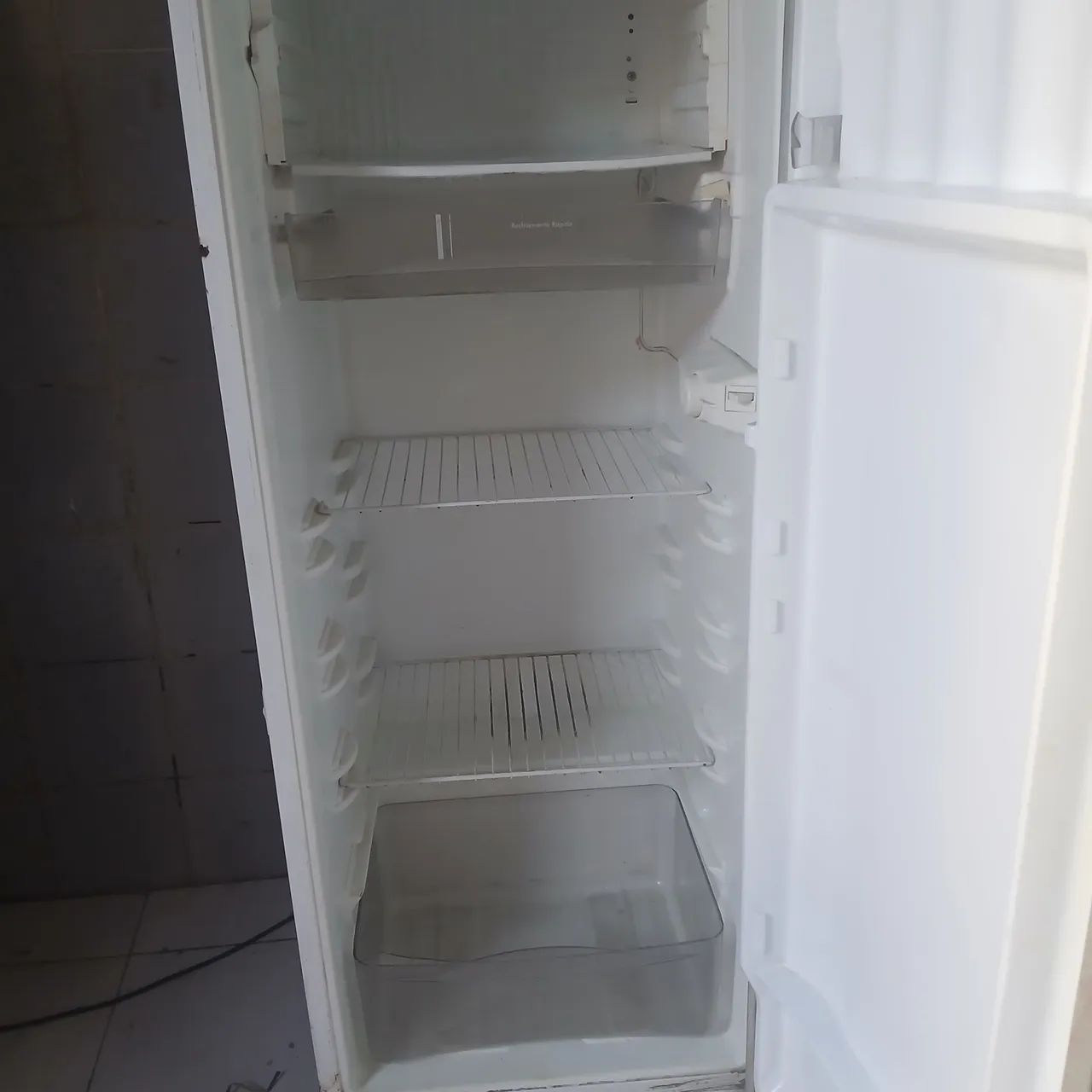 Vendo geladeira 