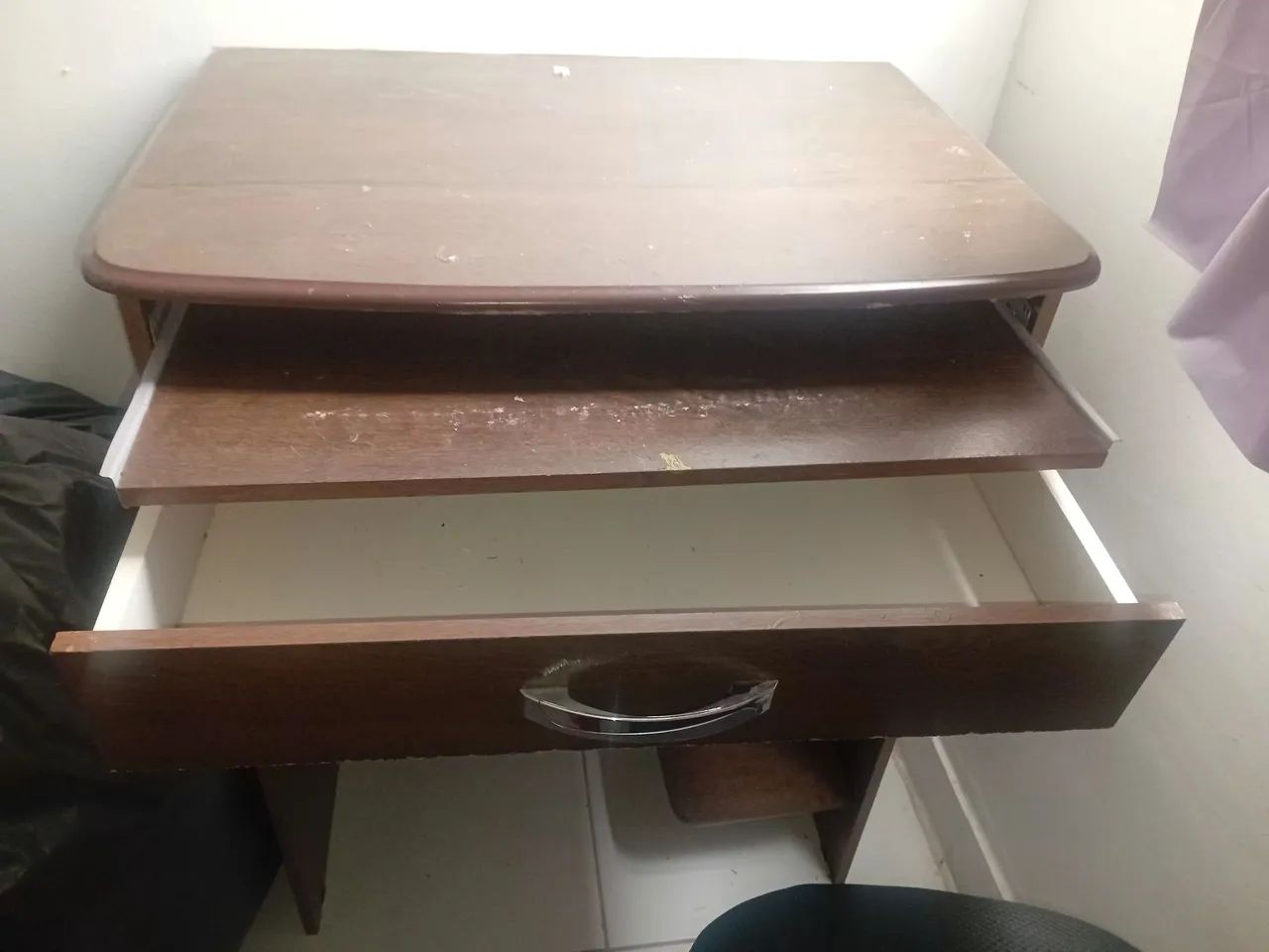 Escrivaninha com cadeira  - Foto 3