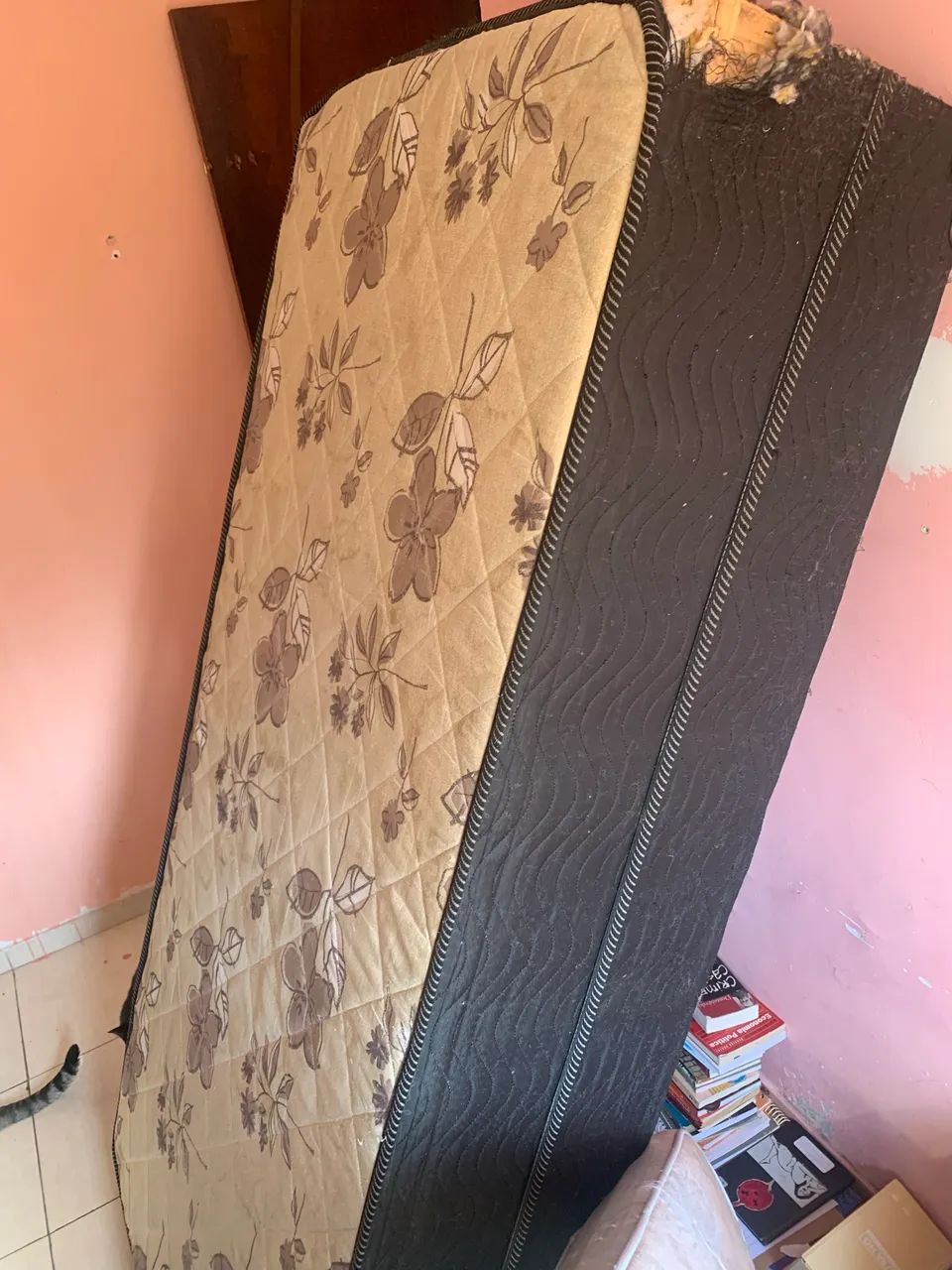 Vendo cama solteiro box + colchão solteiro  - Foto 2