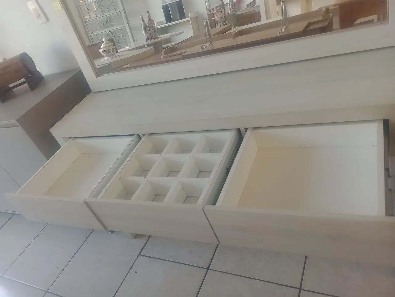 Penteadeira com espelho e 3 gavetas - Foto 2