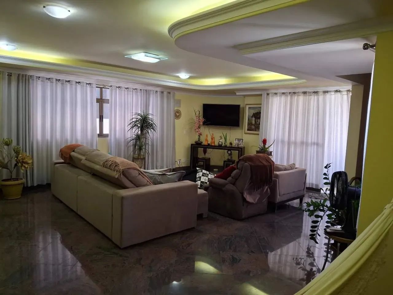 Apartamento à venda, 4 quartos, 2 suítes, 2 vagas, Centro - Divinópolis/MG