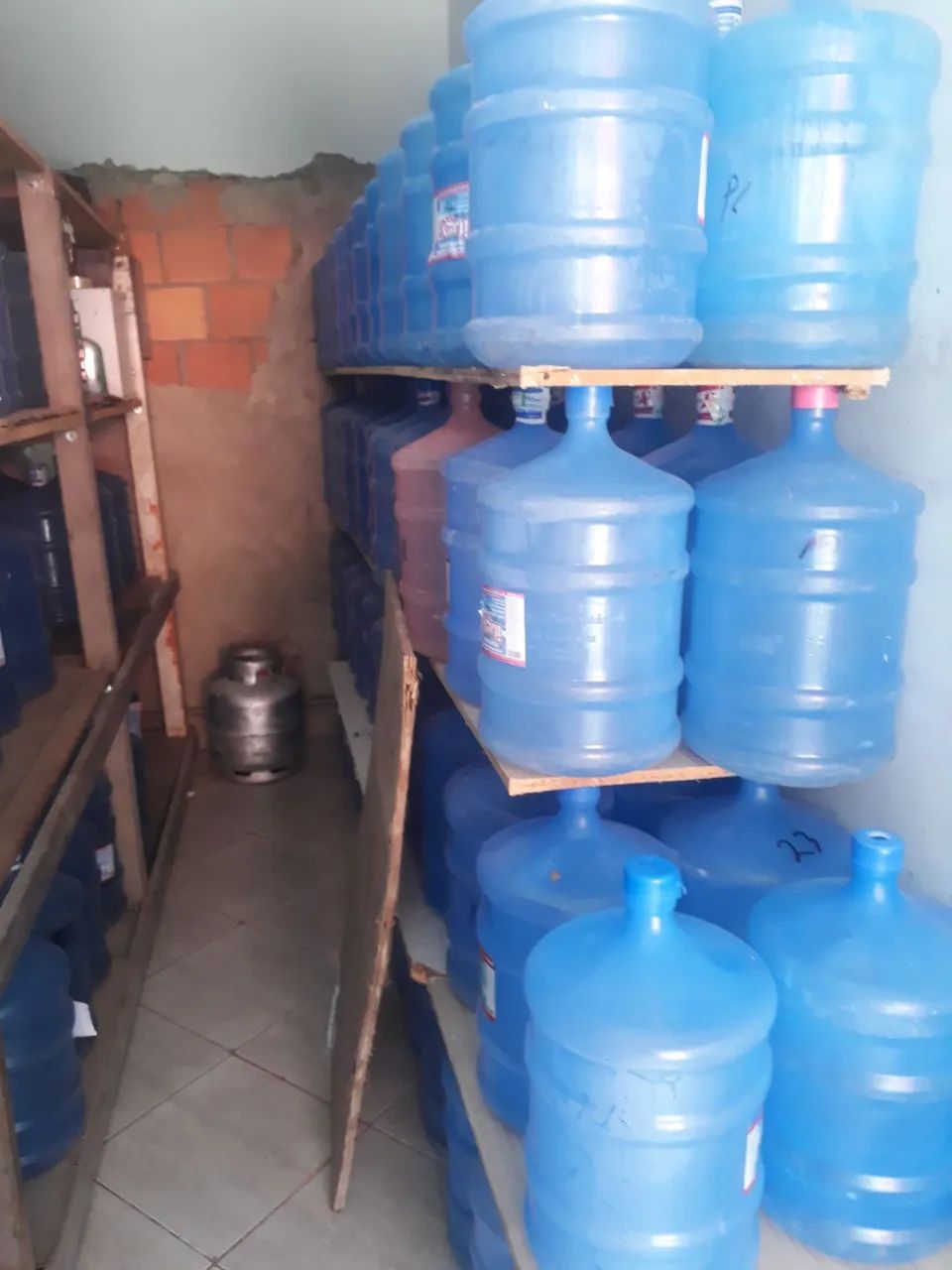 Galões de água mineral 