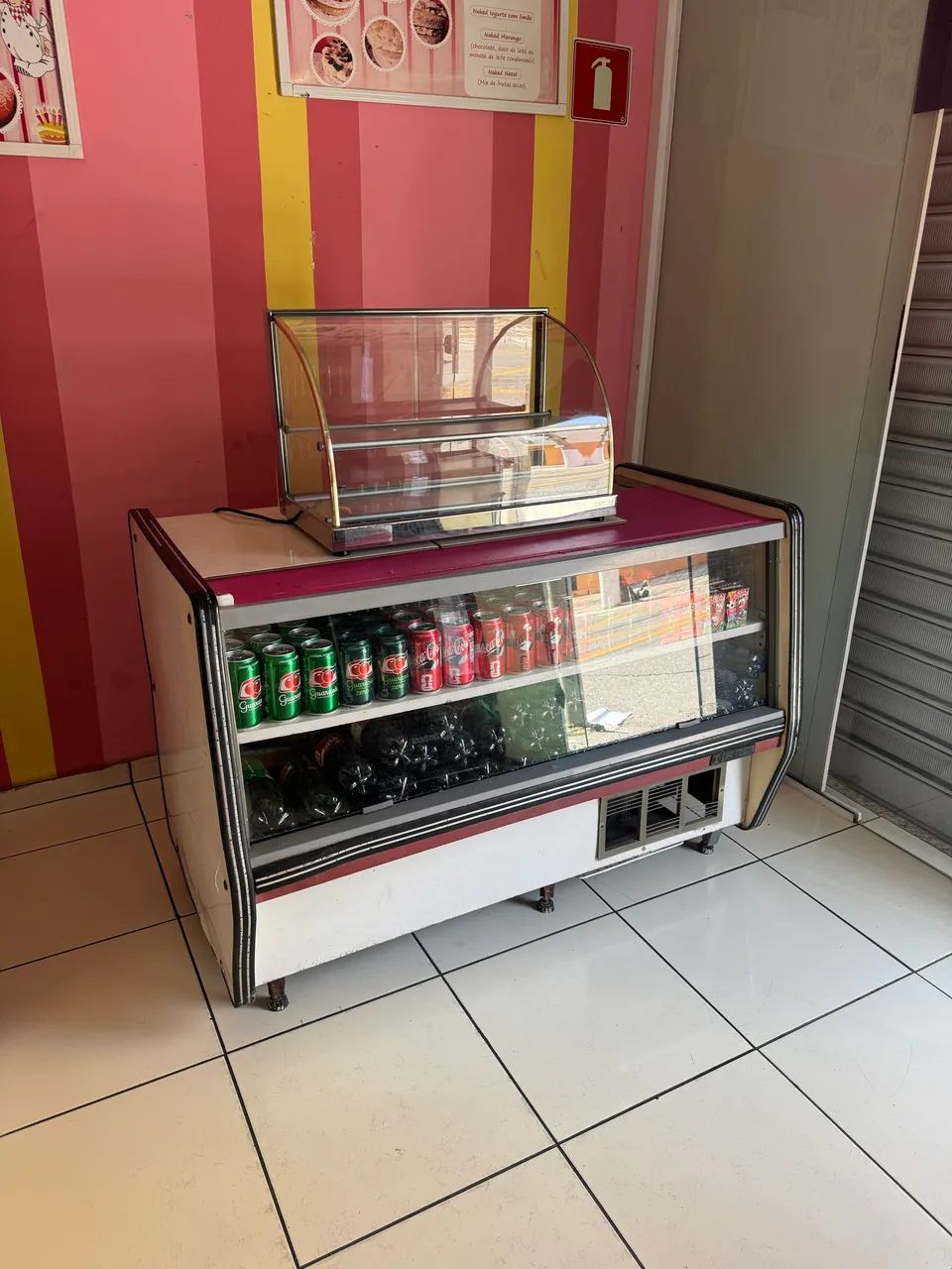     Expositor Refrigerado 220V Funcionando Perfeito Ótimo Estado - Foto 5