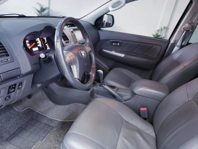 TOYOTA HILUX CD SRV D4-D 4X4 3.0 TDI DIESEL AUT - Foto 6