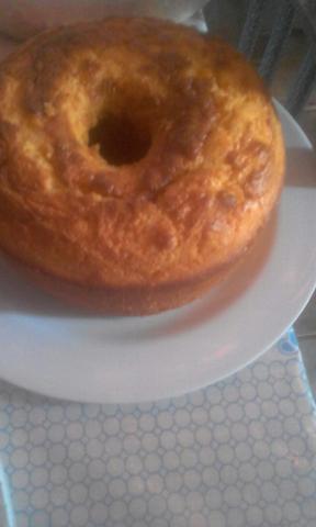 Bolos caseiros e pães de queijo