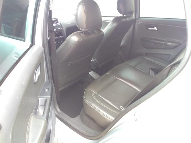 Volkswagen FOX 2011/2012 - 1.0 - Flex - 4P - Manual - Prata - Foto 8