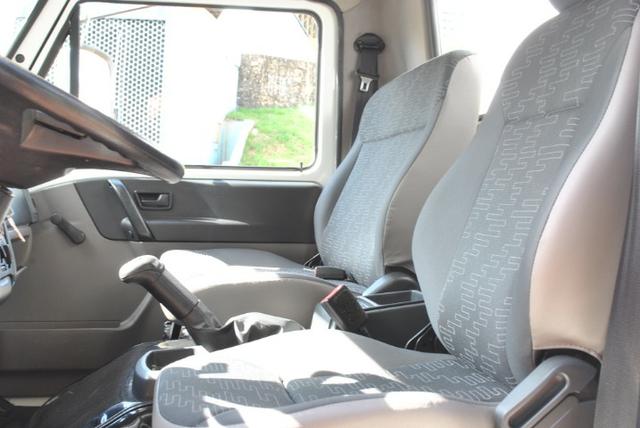 VW 9.160 Baú Refrigerado - Foto 11
