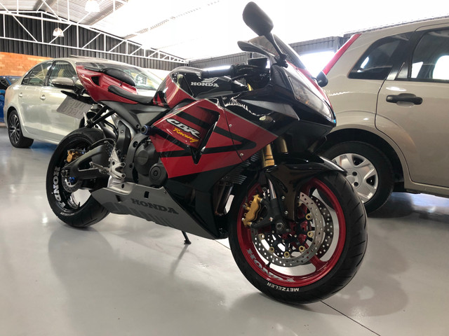 Honda CBR 600 RR 28 mil km - Foto 3