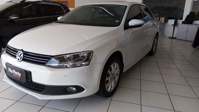 VOLKSWAGEN JETTA 2.0 COMFORTLINE FLEX AUT 4P