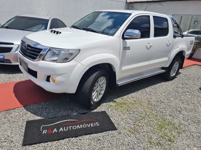 HILUX 3.0 CD 4X4 SRV 2012