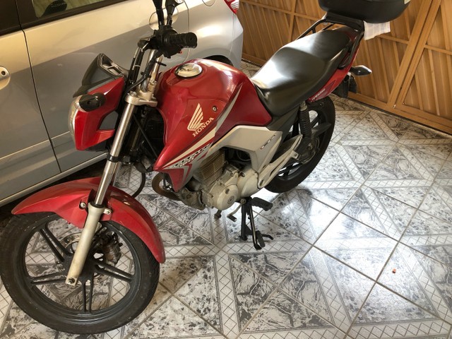 TITAN VERMELHA 2014
