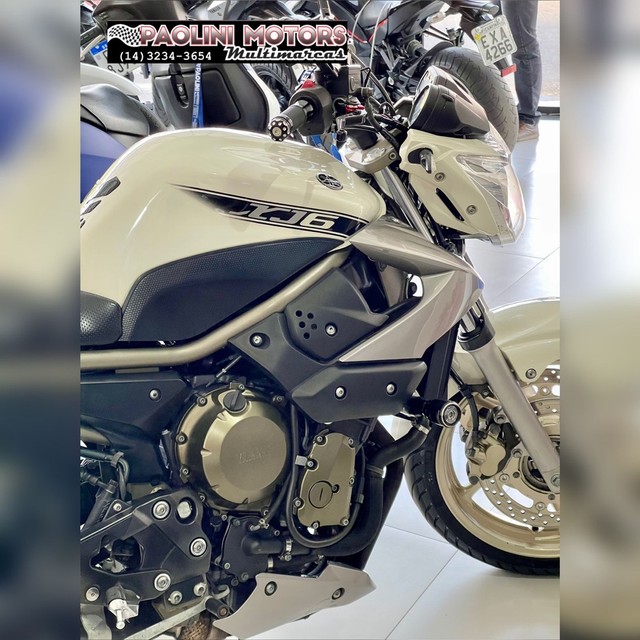 XJ 6