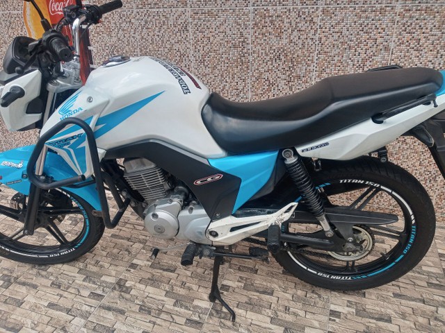VENDO CG TITAN 2015