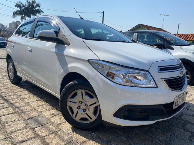 CHEVROLET ONIX 1.0 LT 2014 IMPECÁVEL